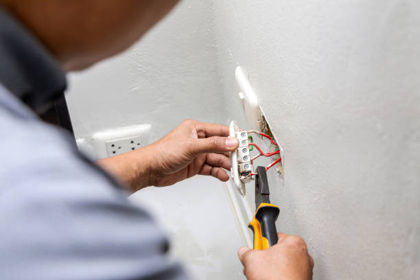 Best Affordable Emergency Electrician  in Traverse City, MI